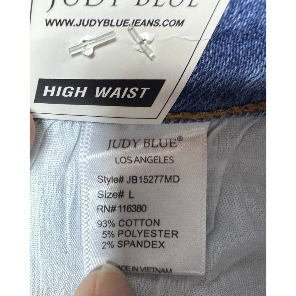 Judy Blue Women's High Waisted Sz Large Blue Denim Shorts Medium Wash NWT - Picture 7 of 7